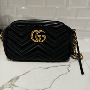 Black Gucci Marmont Small Shoulder Camera Bag